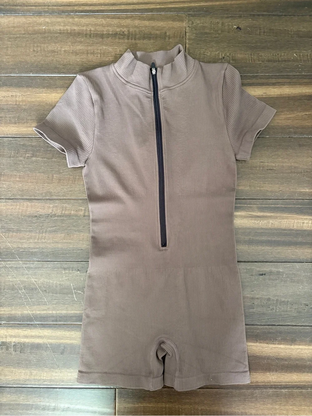 NWOT OQQ Sz S Brown/Taupe Ribbed Short Sleeve Zip-Front Romper Work Out Athletic